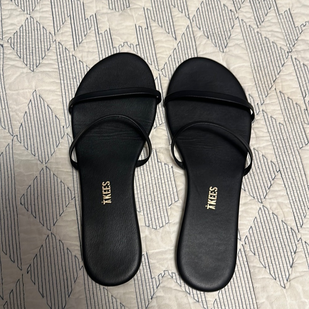 Black TKEES Gemma style